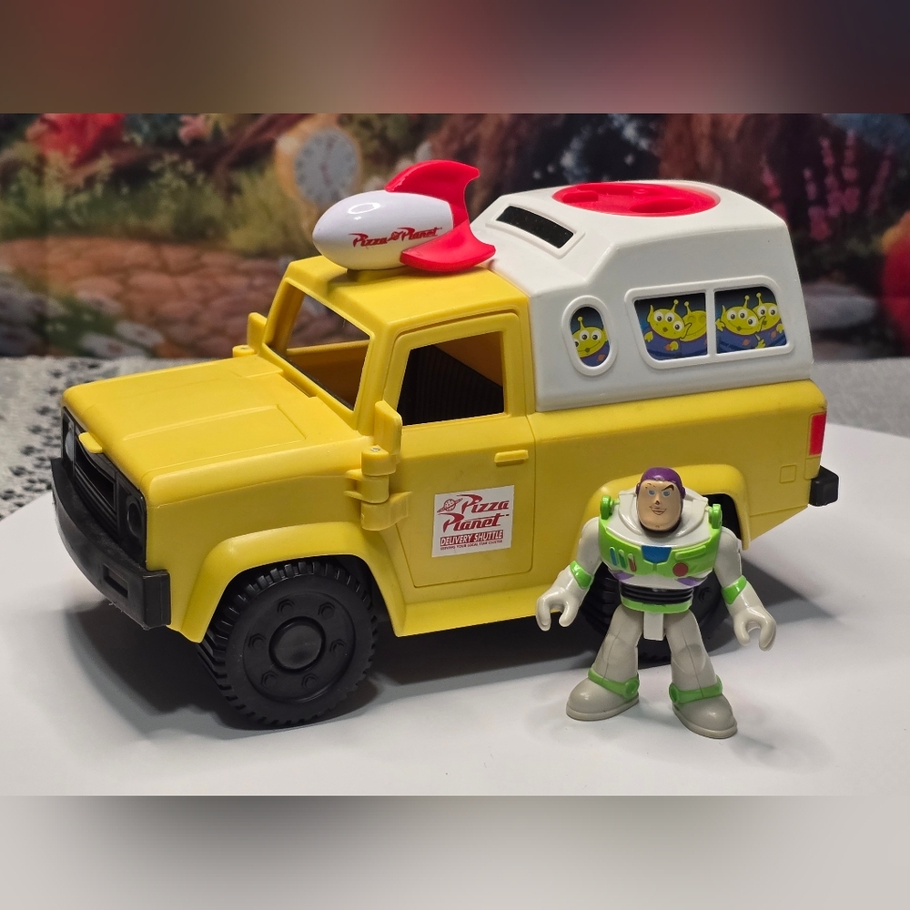 Toy Story Pizza Planet Truck with A Buzz Lightyear Figure [Read Details]